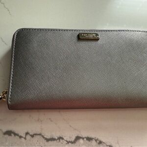 Kate Spade Women’s Laurel Neyda Zip Around Metallic Gray Saffiano Leather Wallet